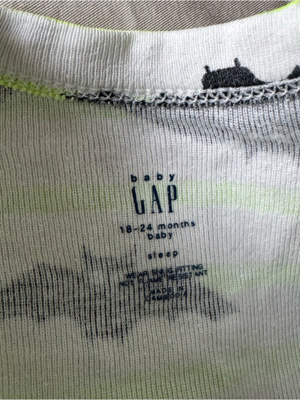 Baby Gap Pajama Set - Green Stripes with Bats - 18-24 Mo - Picture 4 of 9